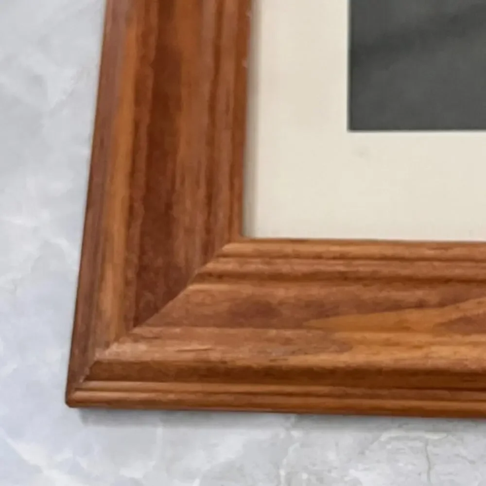Classic Wooden Picture Frame With White Border for 5 x 7